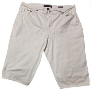 Gloria Vanderbilt Capri Pants, white with embroidery, size 20